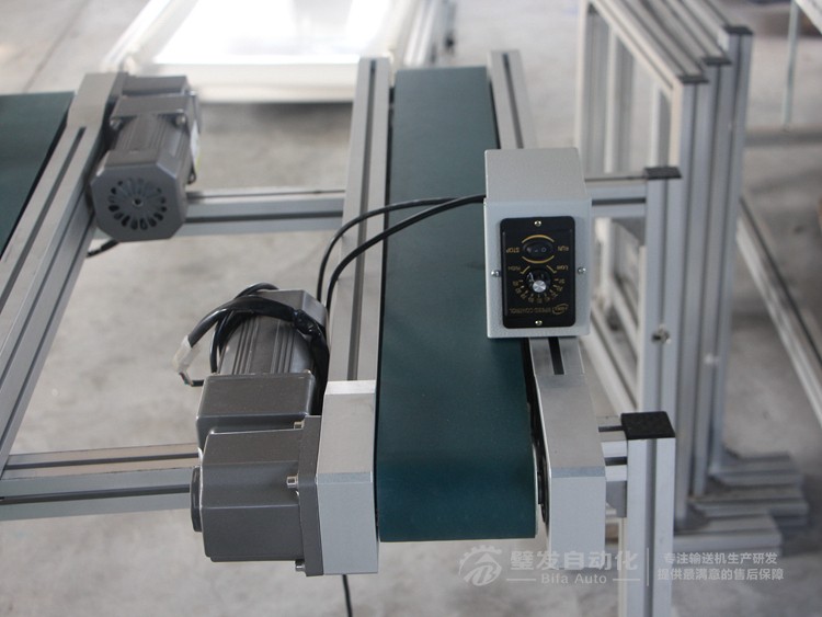 側(cè)裝直角電機小型皮帶輸送機 側(cè)裝直角電機小型皮帶輸送機