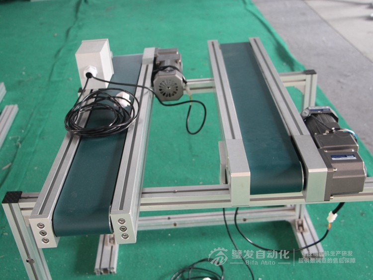 側(cè)裝直角電機小型皮帶輸送機 側(cè)裝直角電機小型皮帶輸送機