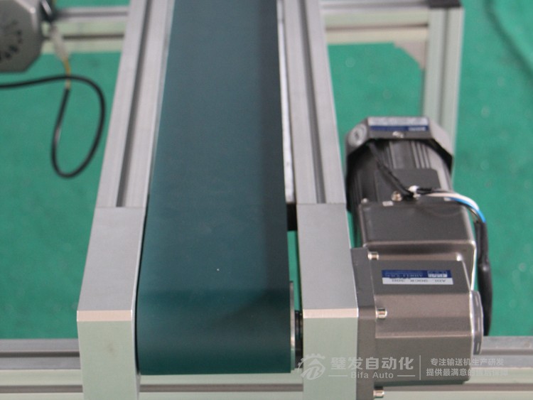 側(cè)裝直角電機小型皮帶輸送機 側(cè)裝直角電機小型皮帶輸送機