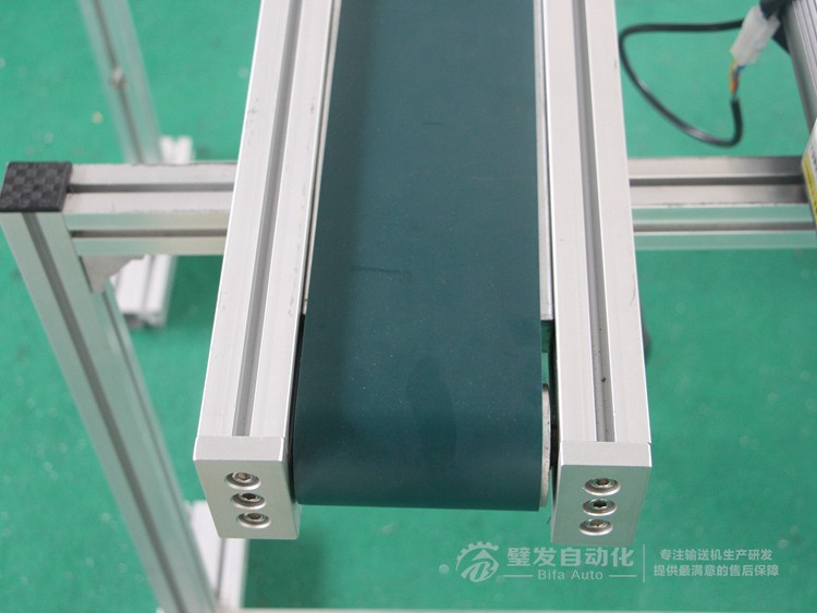 側(cè)裝直角電機小型皮帶輸送機 側(cè)裝直角電機小型皮帶輸送機