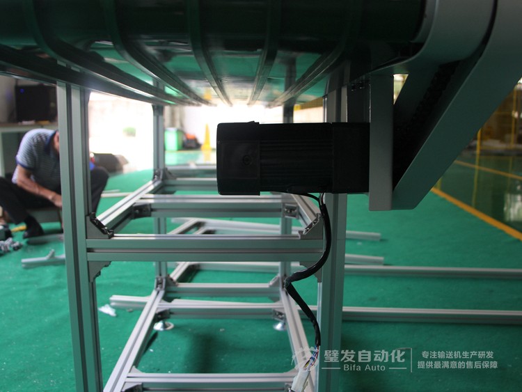 皮帶面加多導(dǎo)條皮帶標準小型輸送機 皮帶面加多導(dǎo)條皮帶標準小型輸送機