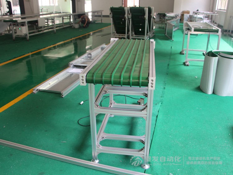 皮帶面加多導(dǎo)條皮帶標準小型輸送機 皮帶面加多導(dǎo)條皮帶標準小型輸送機