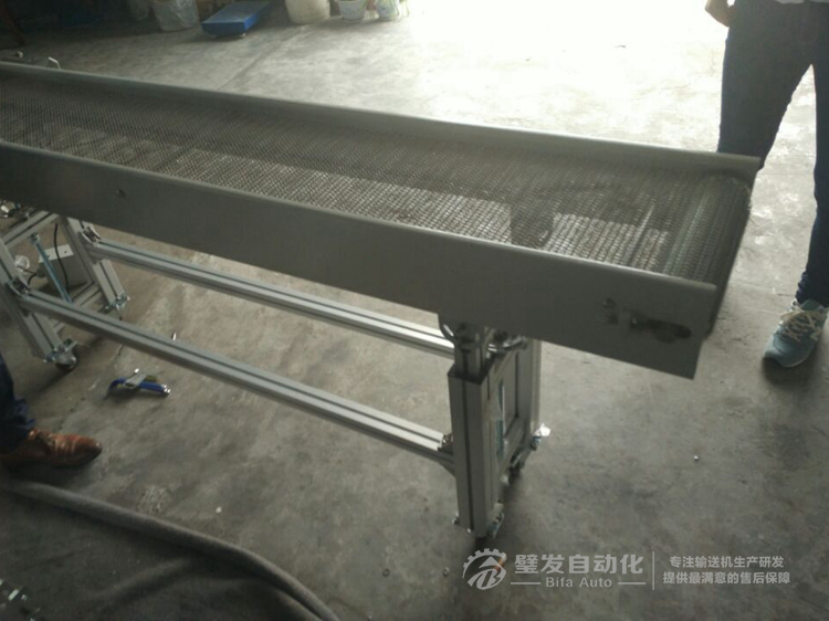 不銹鋼網(wǎng)帶輸送機(jī) 不銹鋼網(wǎng)帶輸送機(jī)