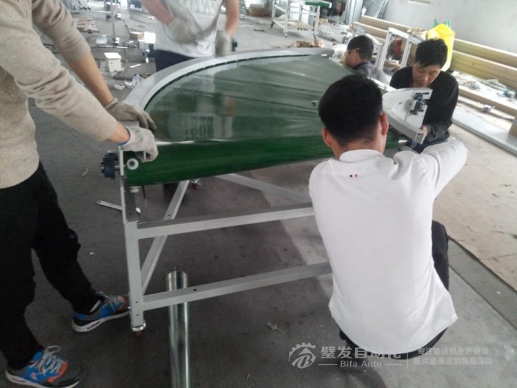 90度轉彎輸送機