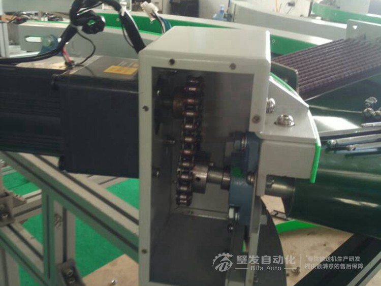 小型轉(zhuǎn)彎?rùn)C(jī) 小型轉(zhuǎn)彎?rùn)C(jī)