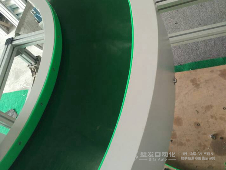 小型轉(zhuǎn)彎?rùn)C(jī) 小型轉(zhuǎn)彎?rùn)C(jī)