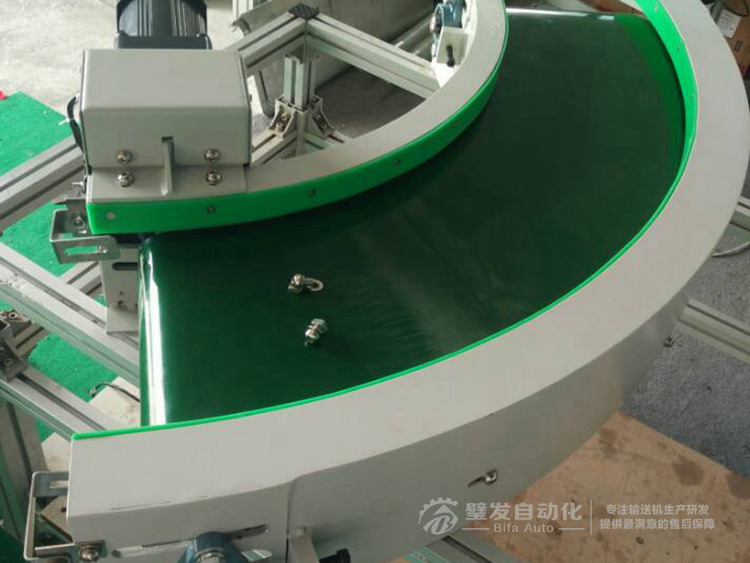 小型轉(zhuǎn)彎?rùn)C(jī) 小型轉(zhuǎn)彎?rùn)C(jī)