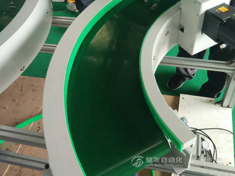 小型轉(zhuǎn)彎?rùn)C(jī) 小型轉(zhuǎn)彎?rùn)C(jī)